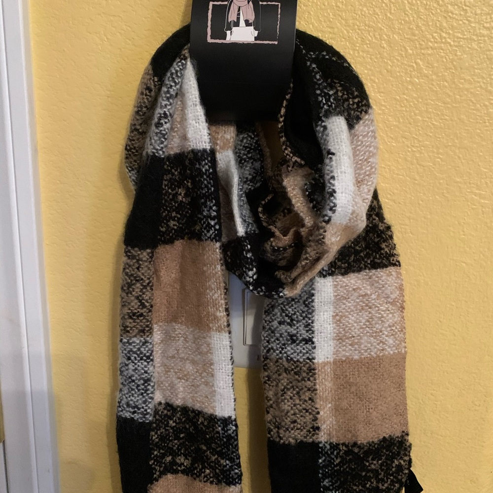 Scarf - Picture 2 of 3